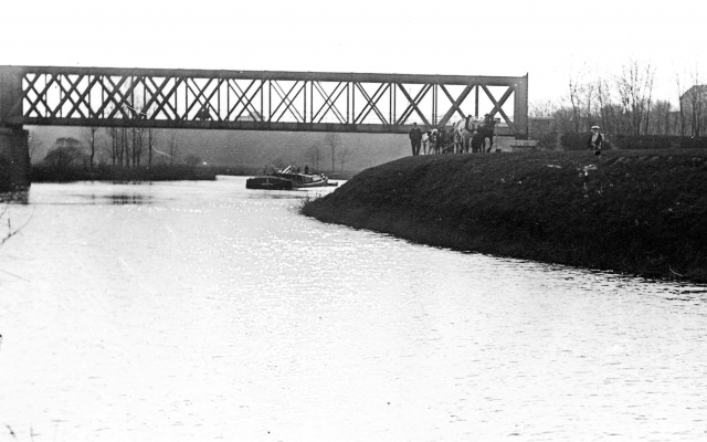 Chemin de halage vers 1900